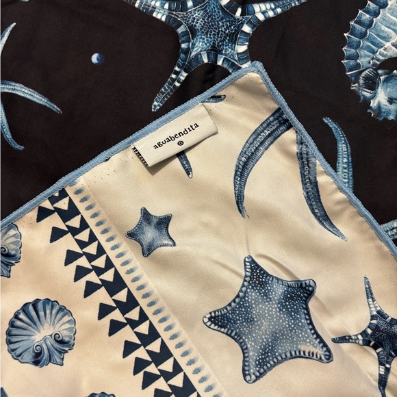 Aguabendita x Target Blue Deep Sea Print Seahorse Beach Towel Wrap Reversible - Picture 4 of 5